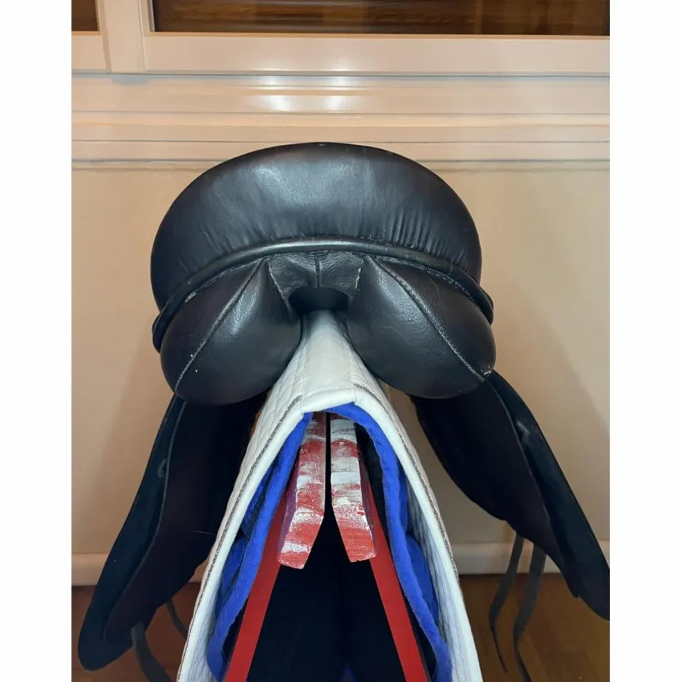 Selle de dressage Éric Mondange 17”5