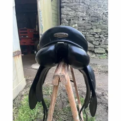 Selle de dressage stubben