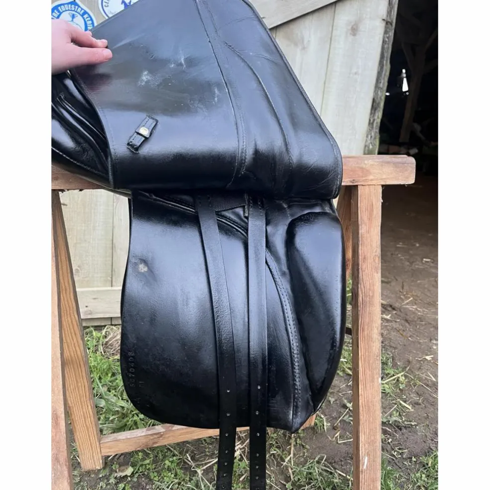Selle de dressage stubben