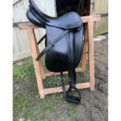 Selle de dressage stubben
