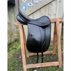 Selle de dressage stubben