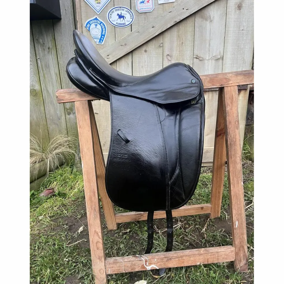 Selle de dressage stubben