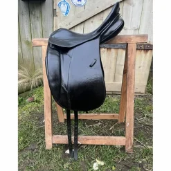 Selle de dressage stubben