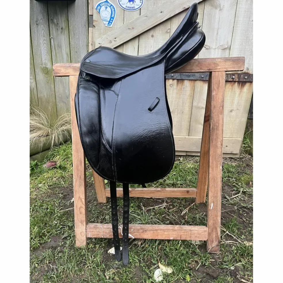 Selle de dressage stubben