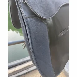 Selle de dressage synthétique 17 pouces