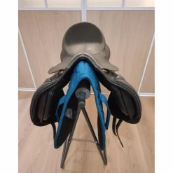 Selle de dressage Thésée 17,5 - Parfait état