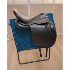 Selle de dressage Thésée 17,5 - Parfait état