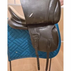 Selle de dressage Thésée 17,5 - Parfait état