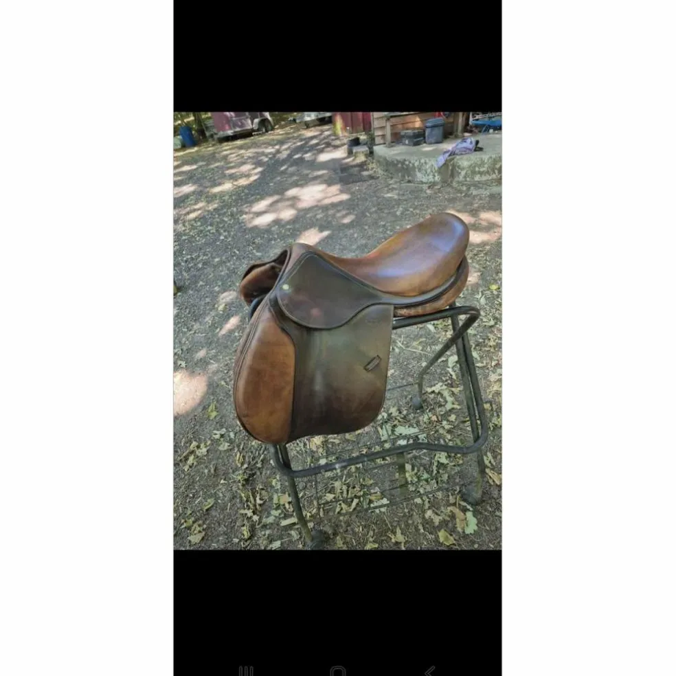 Selle Devoucoux 17.5