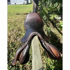 Selle d'obstacle Equiline Nick Skelton (17