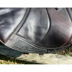 Selle d'obstacle Equiline Nick Skelton (17