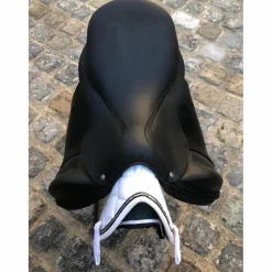 Selle dressage 17' - Marque Arion, gamme Atlas