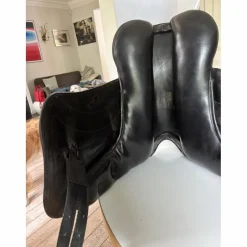 Selle dressage 17 pouces