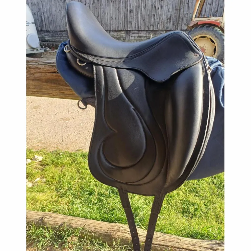 Selle dressage antares alliance 17"