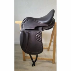 Selle dressage arçon cuir Hidalgo Modèle Chicago 18"