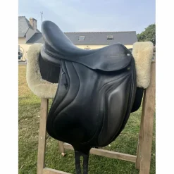 selle dressage belloir saumur noire 17