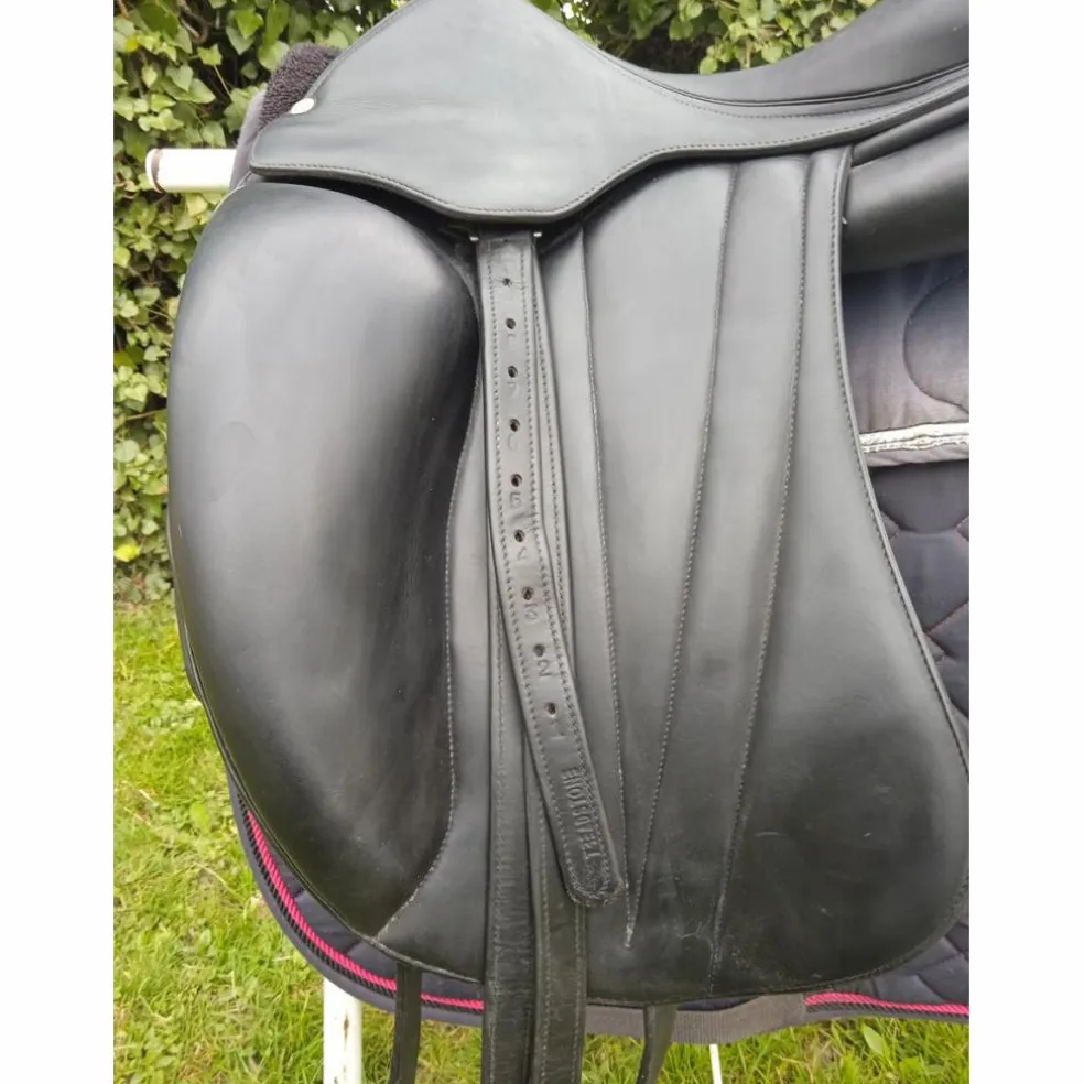 Selle dressage Butet noire 17.5