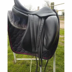 Selle dressage Butet noire 17.5