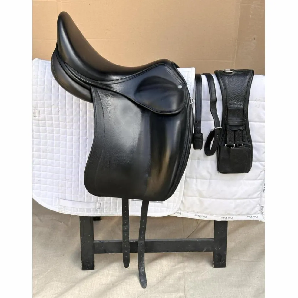 SELLE DRESSAGE CHILDERIC 2 DSC 175