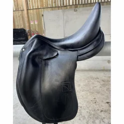 Selle Dressage Childeric 2022 - 17,5 - état neuf - URGENT