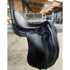 Selle Dressage Childeric 2022 - 17,5 - état neuf - URGENT