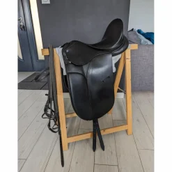 Selle dressage cuir noir 17"5 Quadrije et filet