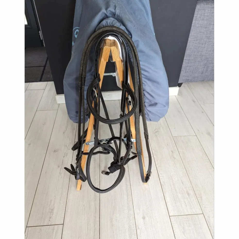 Selle dressage cuir noir 17"5 Quadrije et filet