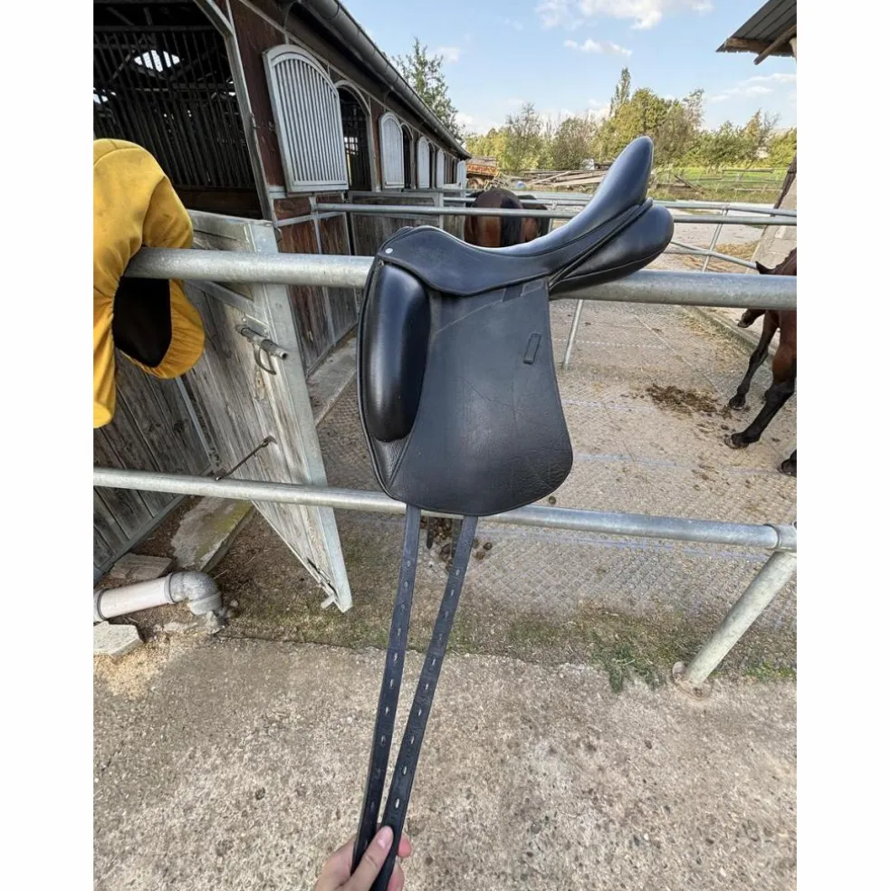 Selle dressage Custom Saddlery