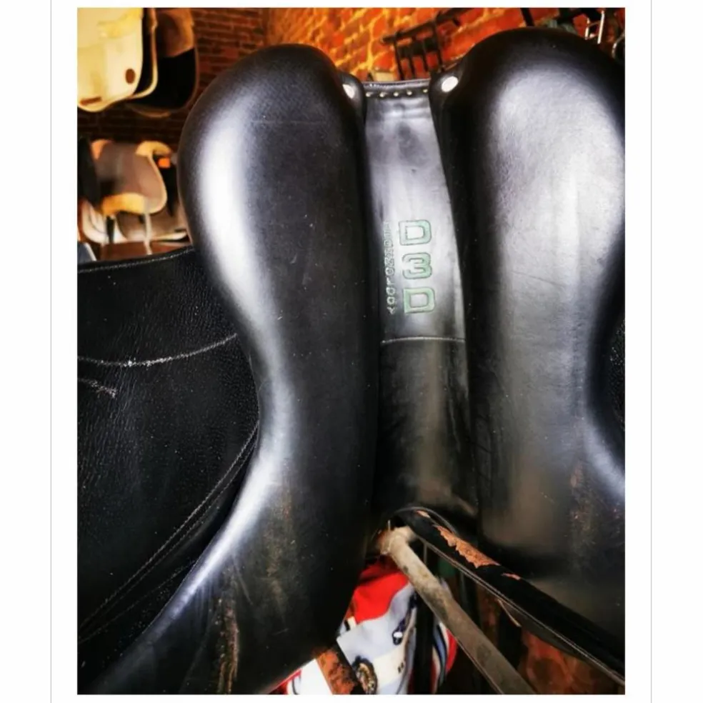 Selle dressage devoucoux