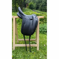 Selle dressage Devoucoux 17'