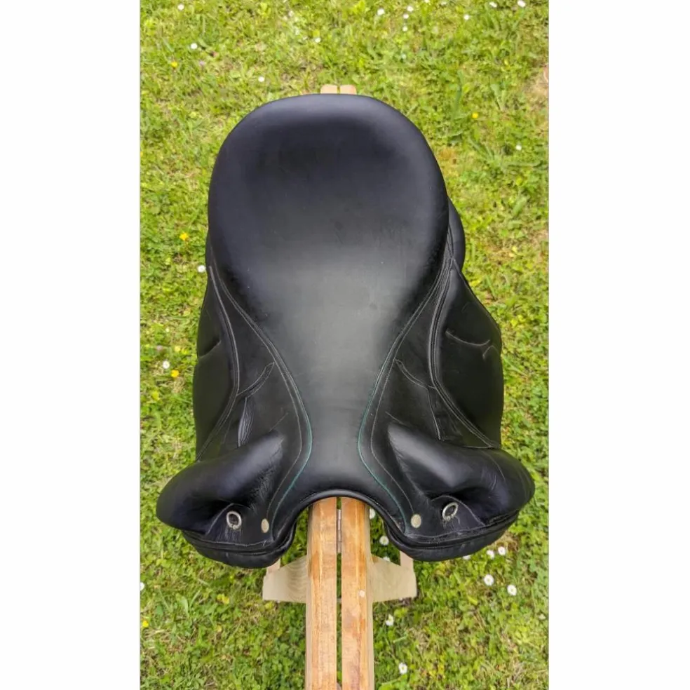 Selle dressage Devoucoux 17'