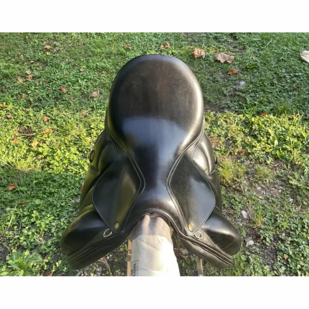 Selle dressage Devoucoux modèle Makila