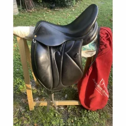 Selle dressage Devoucoux modèle Makila