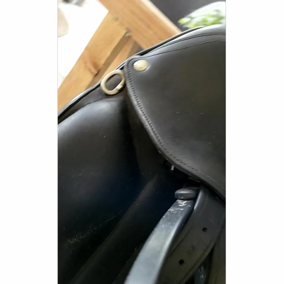 Selle dressage Devoucoux 18