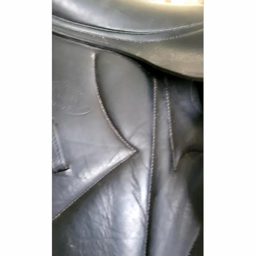 Selle dressage Devoucoux 18