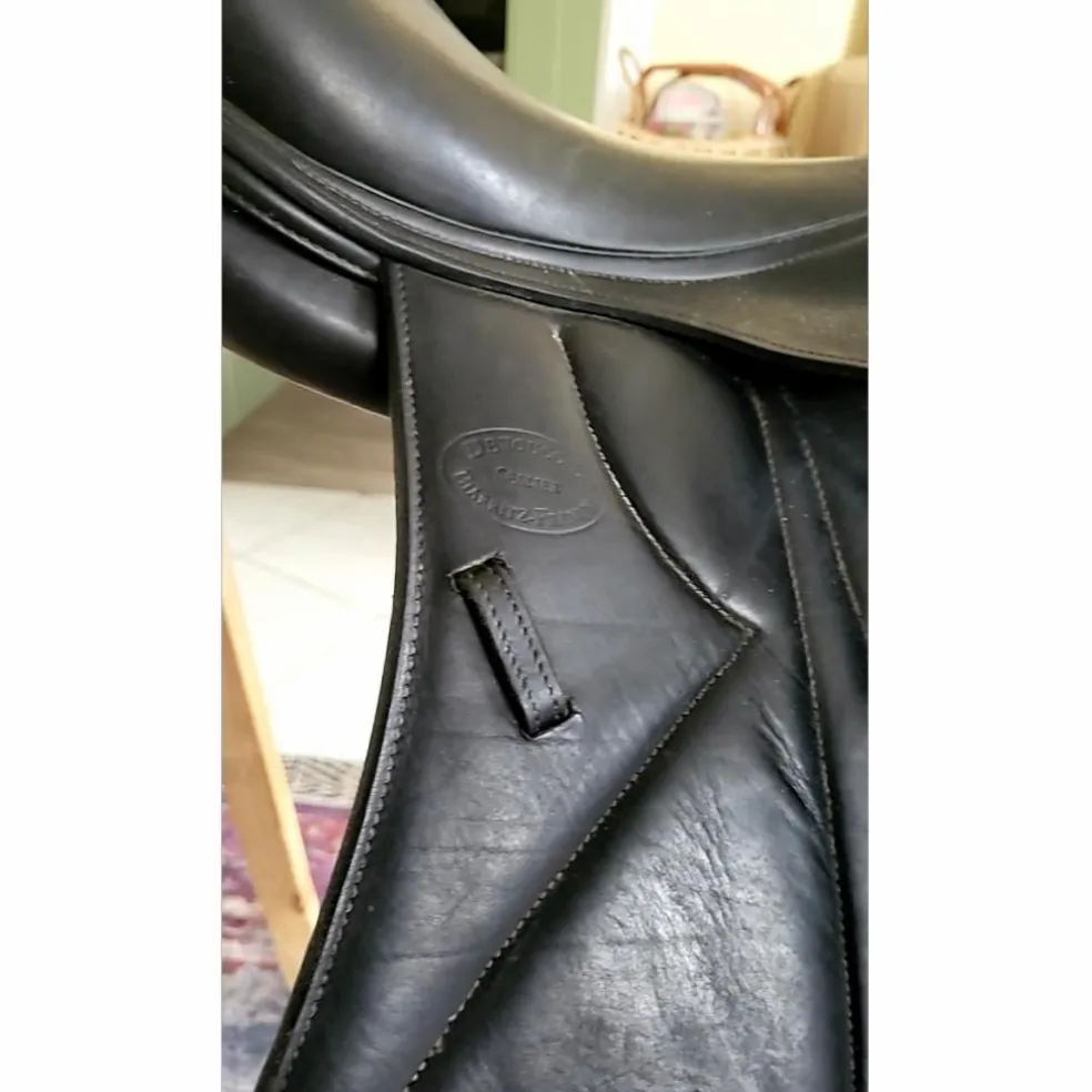 Selle dressage Devoucoux 18