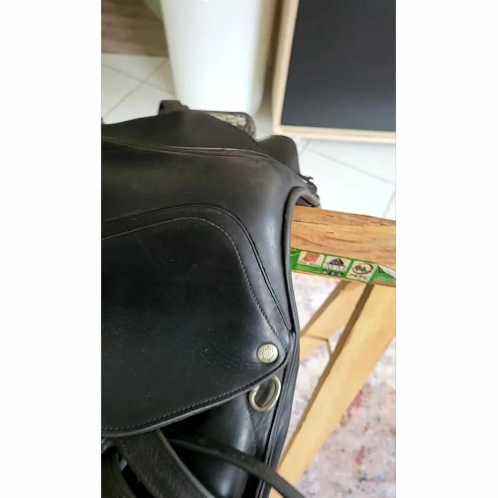 Selle dressage Devoucoux 18