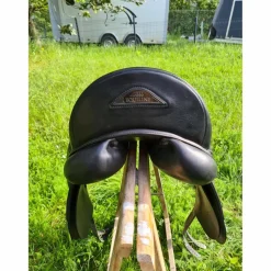 Selle dressage Equiline 17"