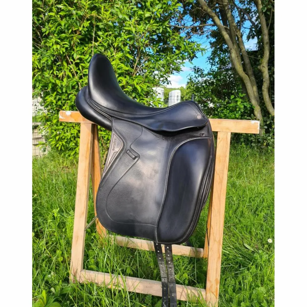 Selle dressage Equiline 17"