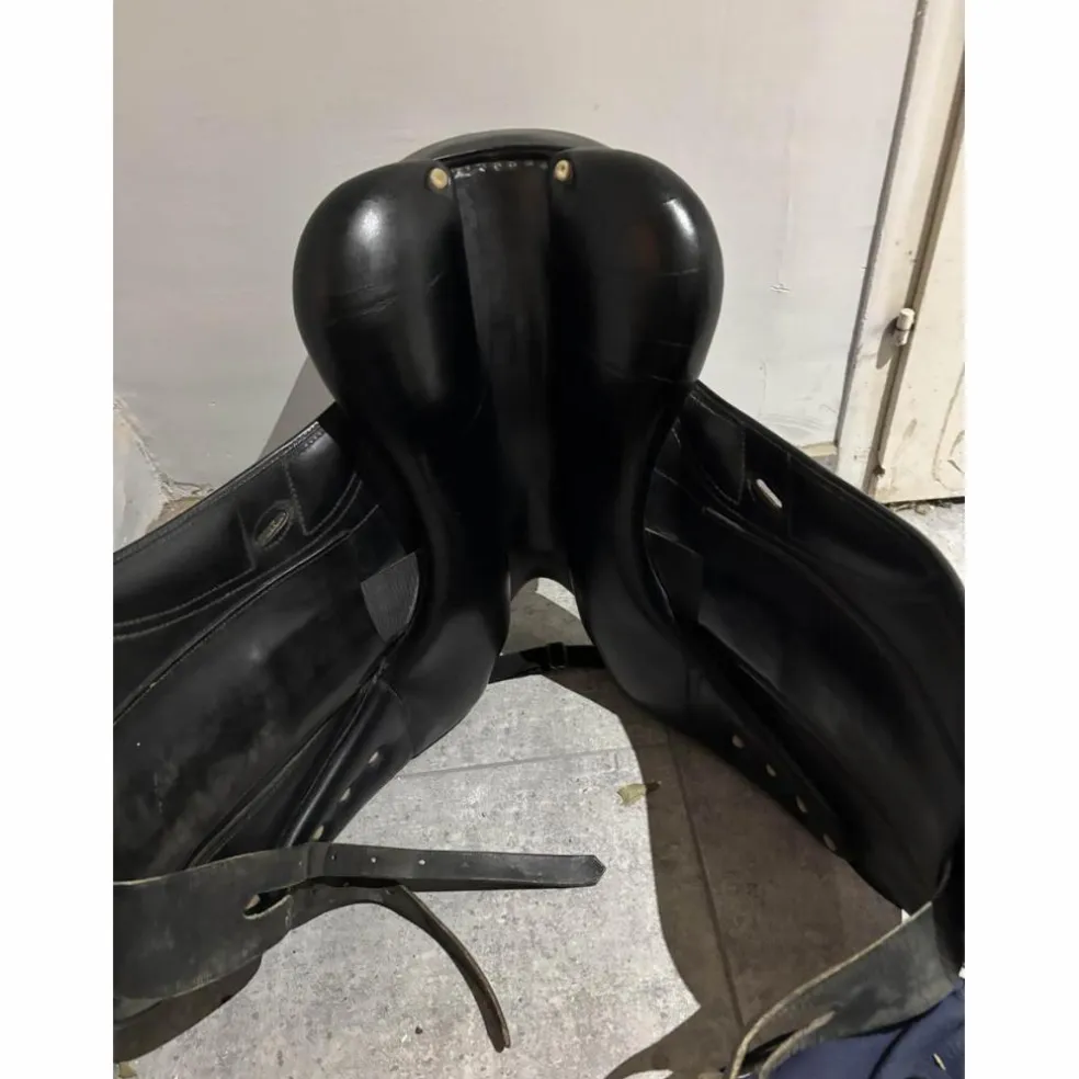 selle dressage fleur de lys
