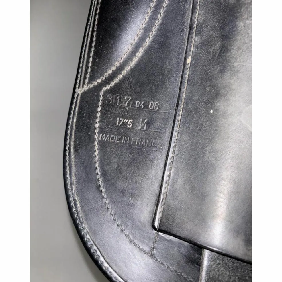 selle dressage fleur de lys
