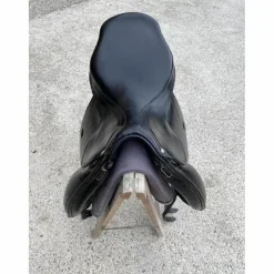 Selle dressage forestier modèle Saumur taille 17,5