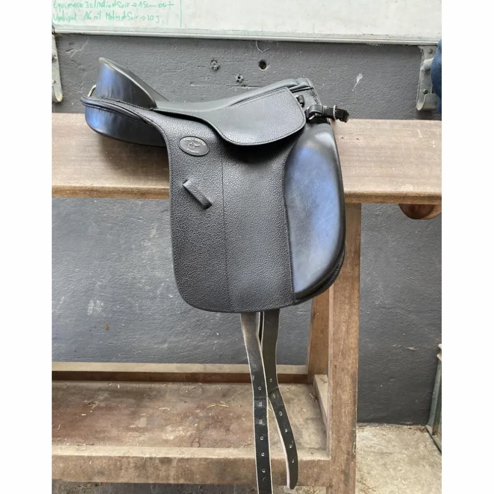 Selle dressage Guy Cantin taille 15,5