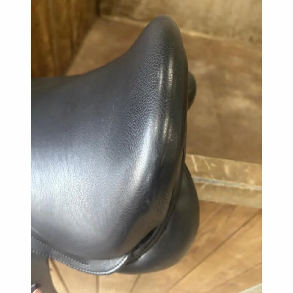 Selle dressage HKM 17,5 pouces