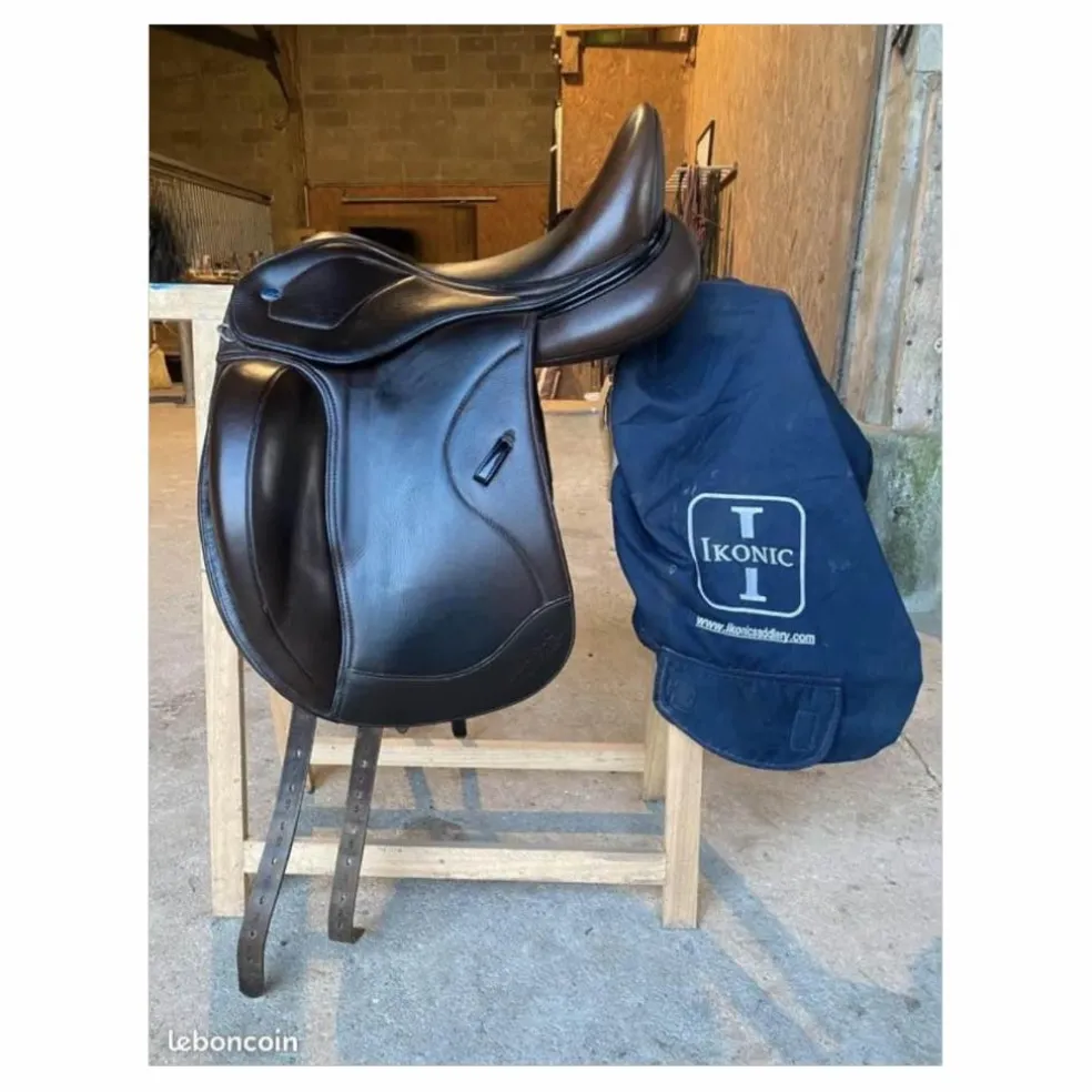 Selle dressage Ikonic