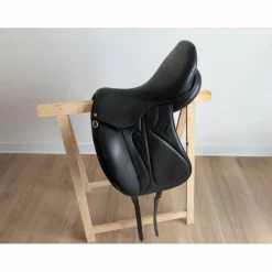 Selle dressage Makila Devoucoux année 2012 taille 18