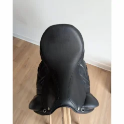 Selle dressage Makila Devoucoux année 2012 taille 18