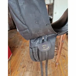 Selle dressage noire cuir 16,5