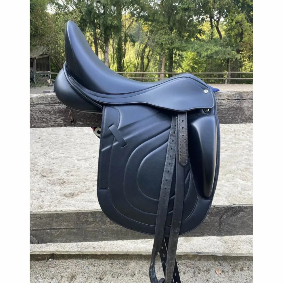 Selle Dressage Premier Equine 18"