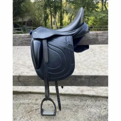Selle Dressage Premier Equine 18"